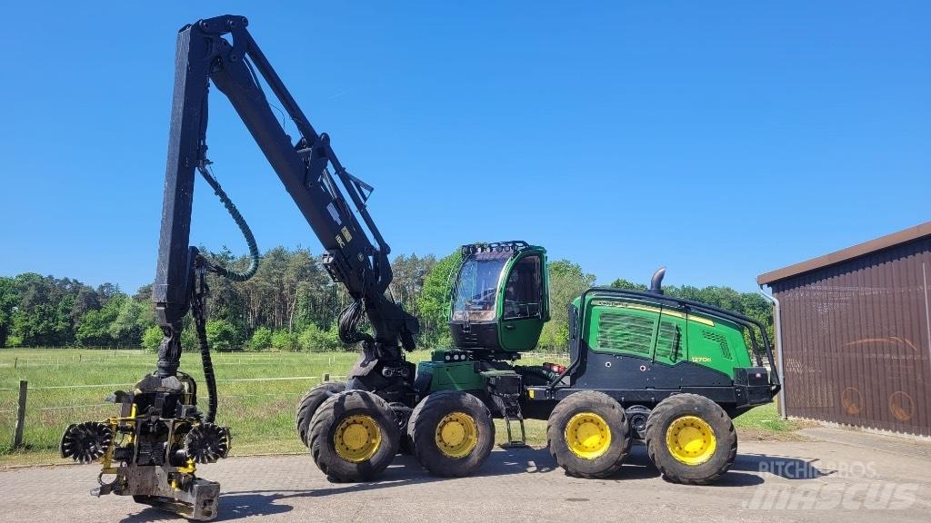 John Deere 1270 G Harvesters