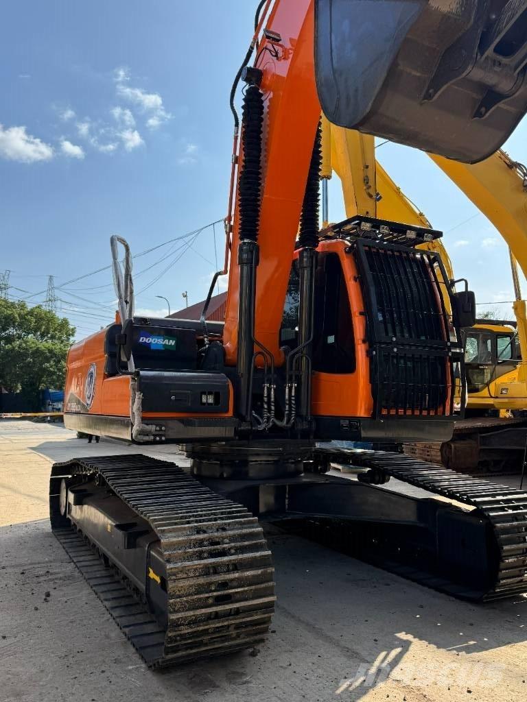Doosan DX 225 LCA Crawler excavators