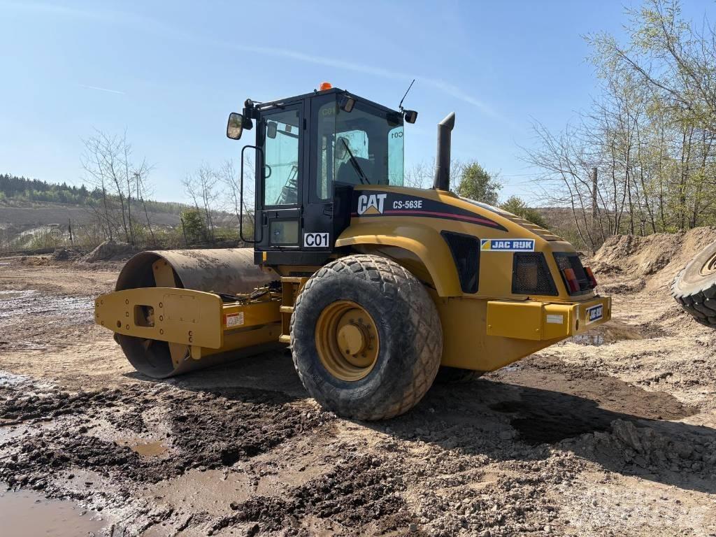 CAT CS 563 E Single drum rollers