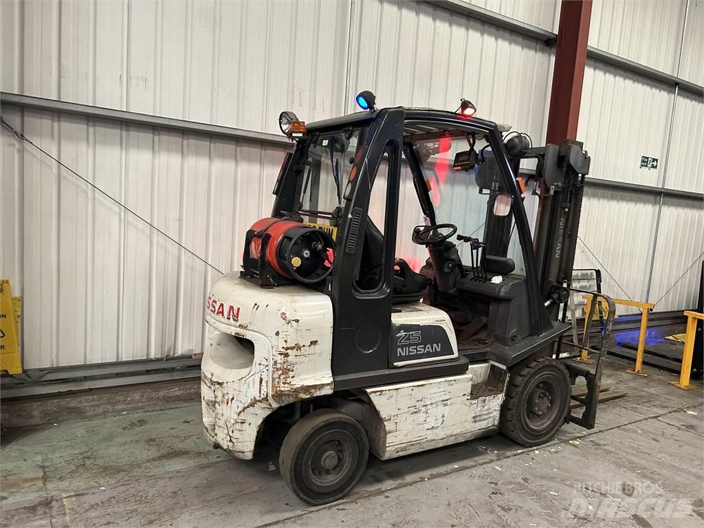 Nissan U1D2A25 LPG trucks