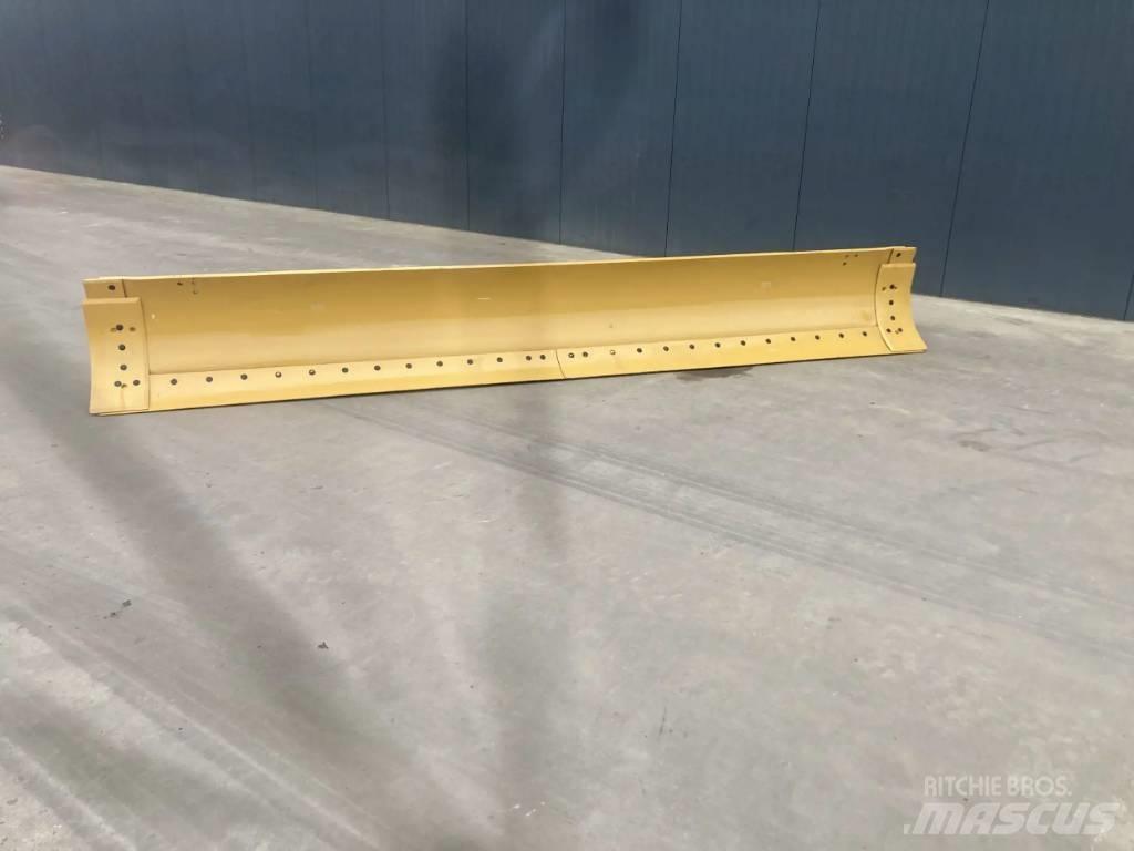 CAT 160M2 Moldboard Buckets