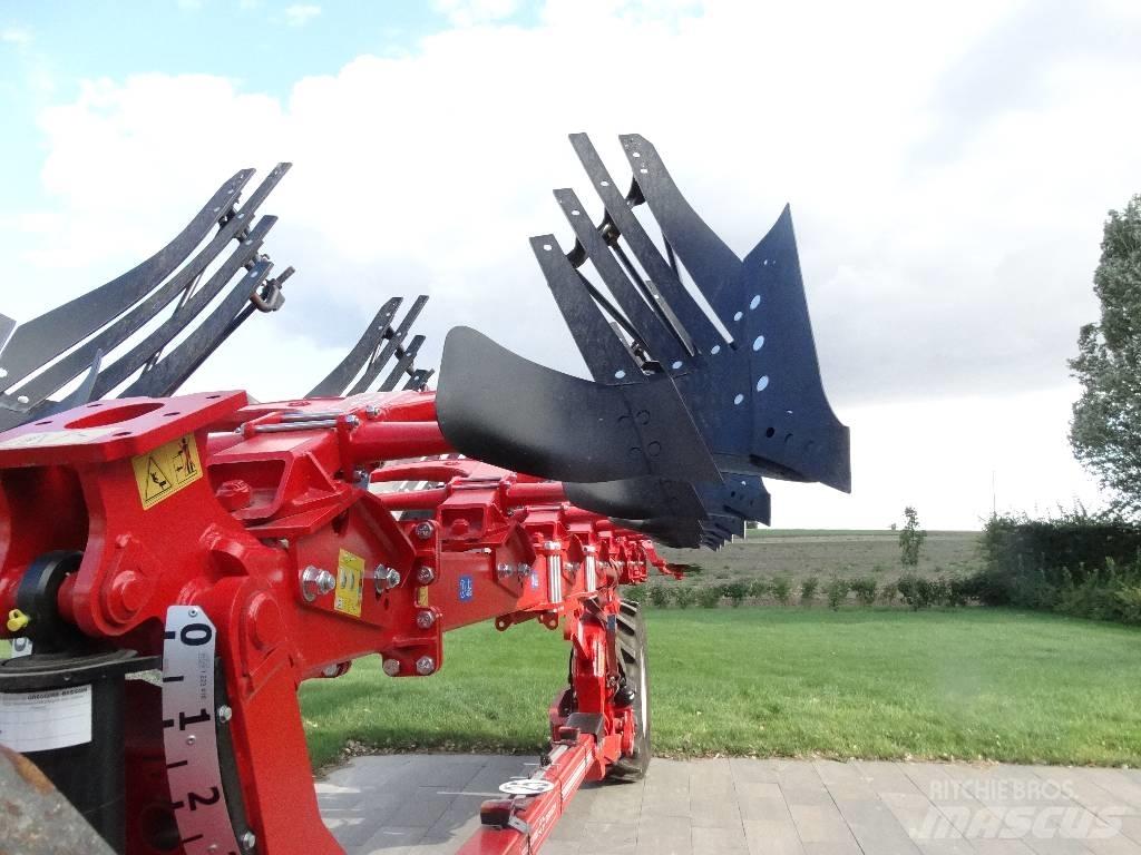 Gregoire-Besson SPMF Reversible ploughs