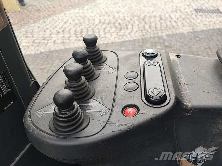 Linde R14X-03 Reach trucks