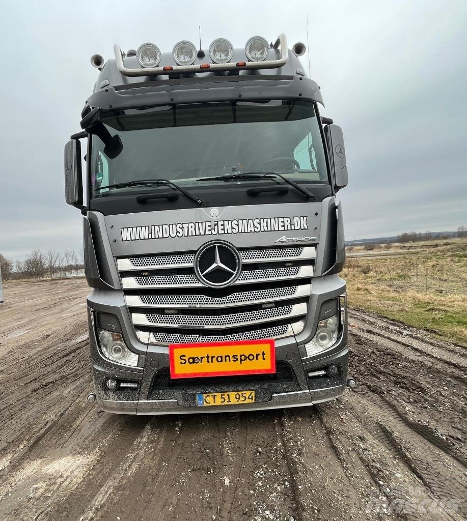 Mercedes-Benz 4158 Tractor Units