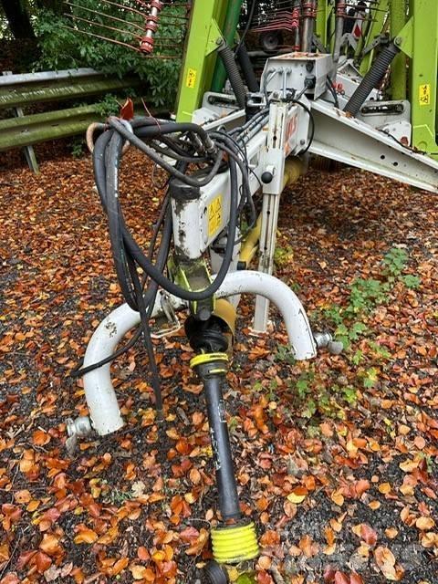 CLAAS Liner 3500 Rakes and tedders