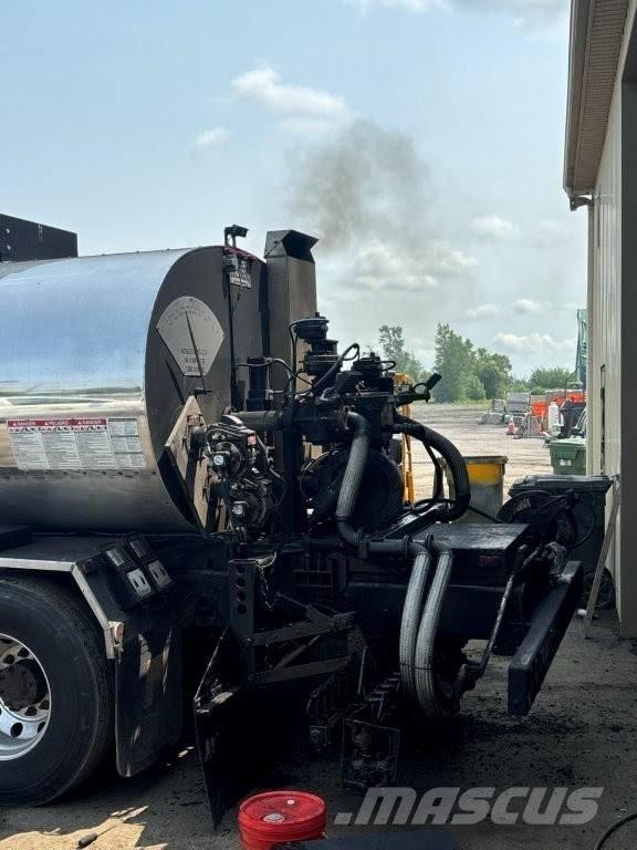 LeeBoy MAXIMIZER 3B Concrete trucks