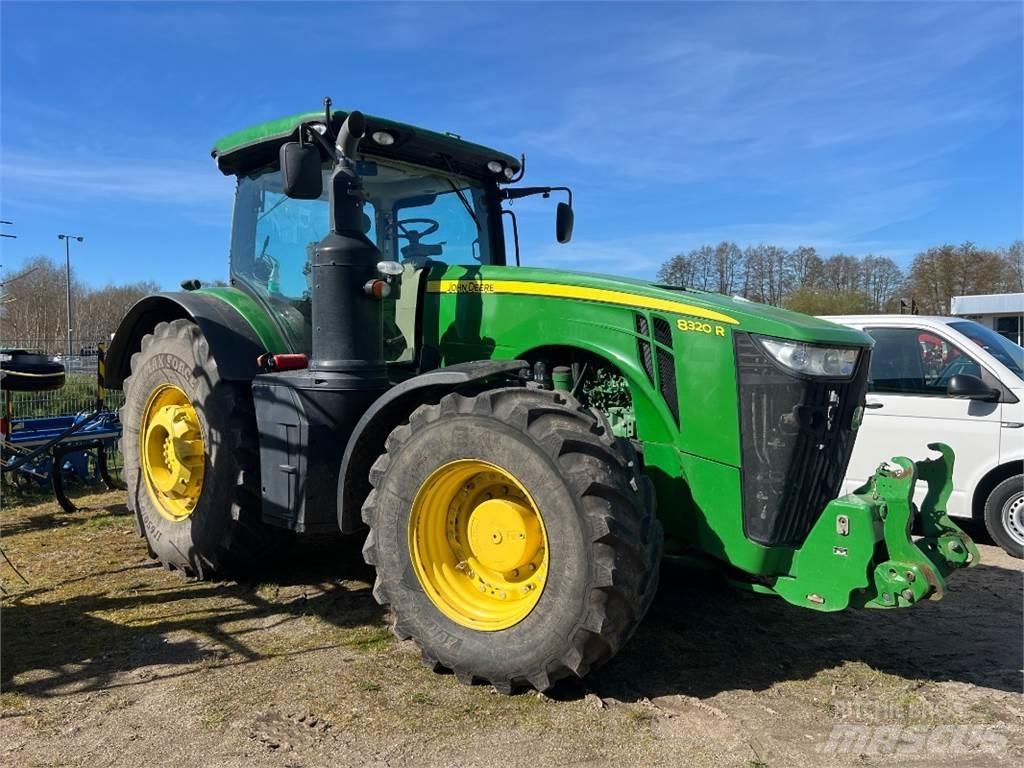 John Deere 8320 R Tractors