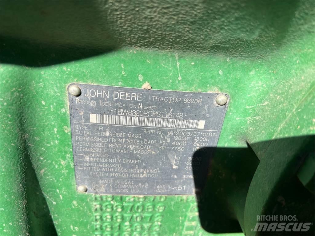 John Deere 8320 R Tractors