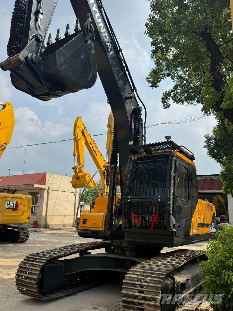 Hyundai HX220HD Midi excavators  7t - 12t