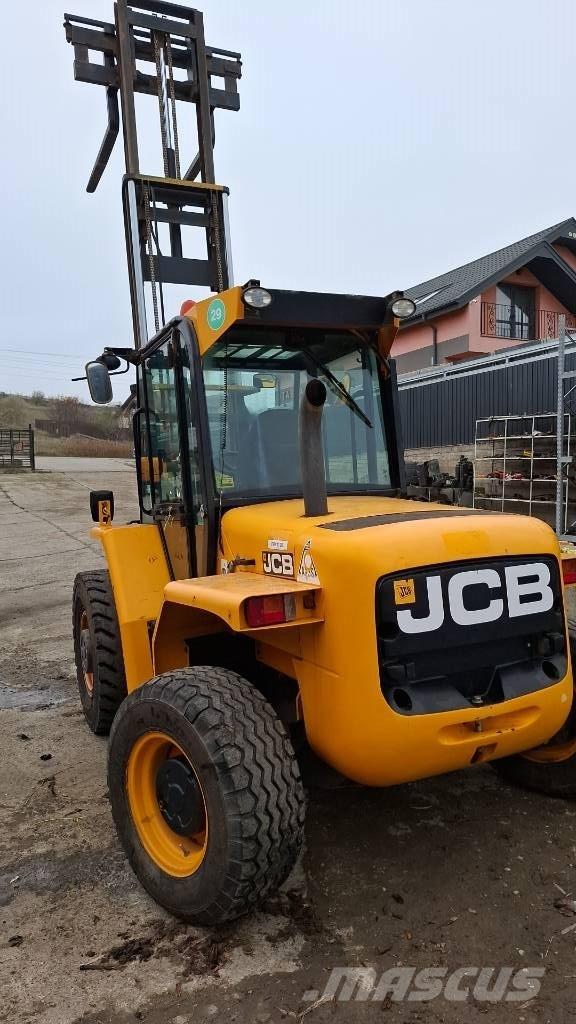 JCB 930 Rough terrain trucks