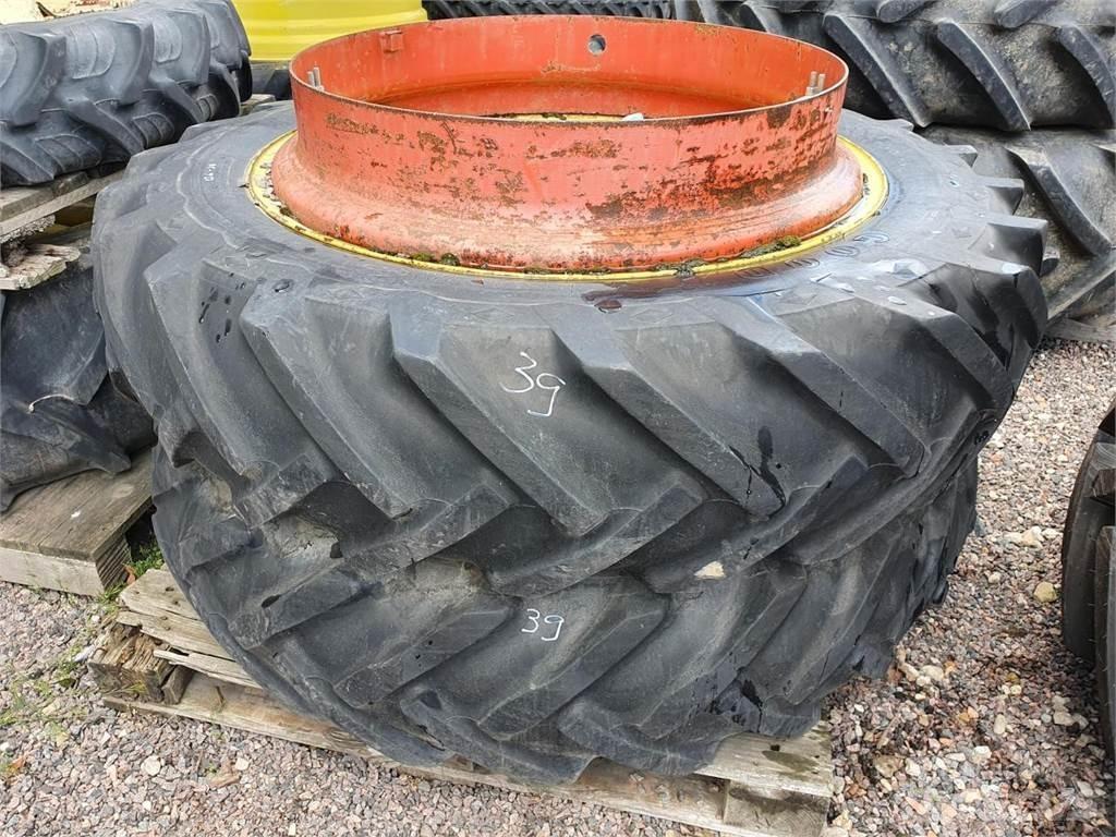 Goodyear 136-38 x2 Tyres, wheels and rims