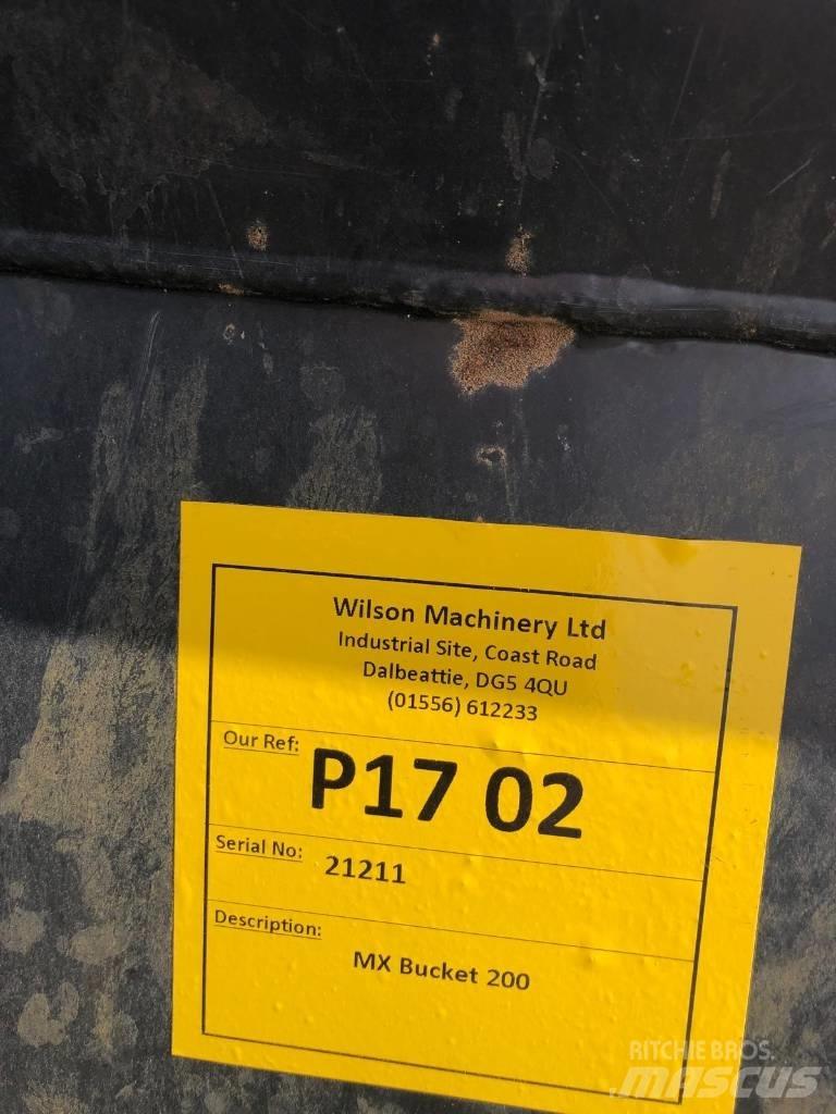 MX 200 Bucket Front loader accessories