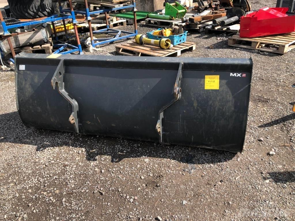 MX 200 Bucket Front loader accessories