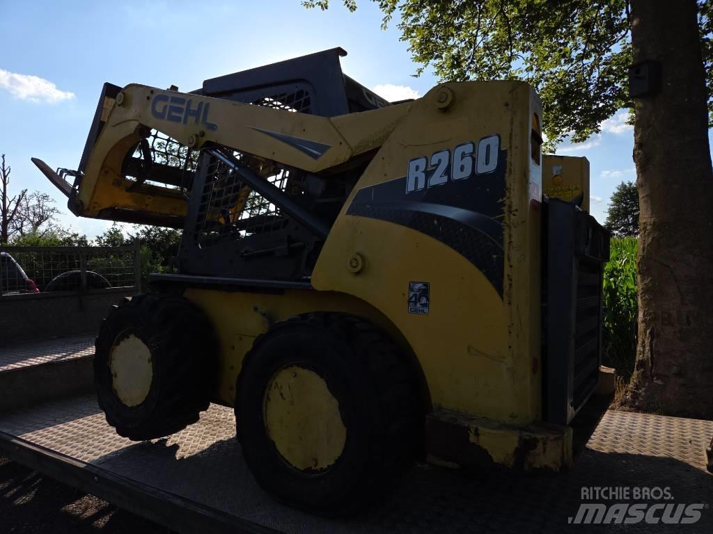 Gehl R 260 DEFECT!! Skid steer loaders