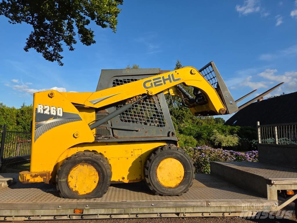 Gehl R 260 DEFECT!! Skid steer loaders