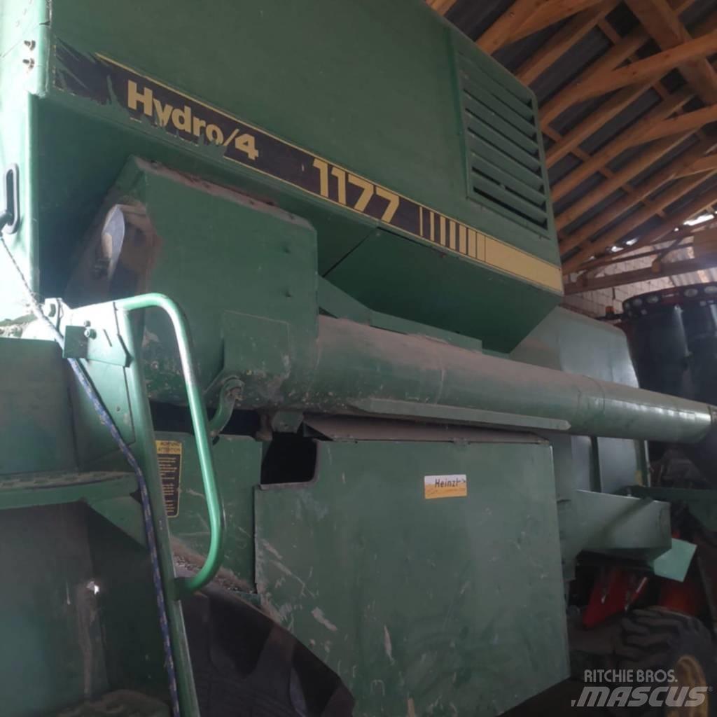 John Deere 1177 Combine harvesters