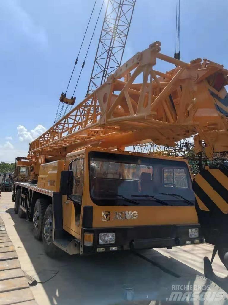 XCMG 50 Tracked cranes