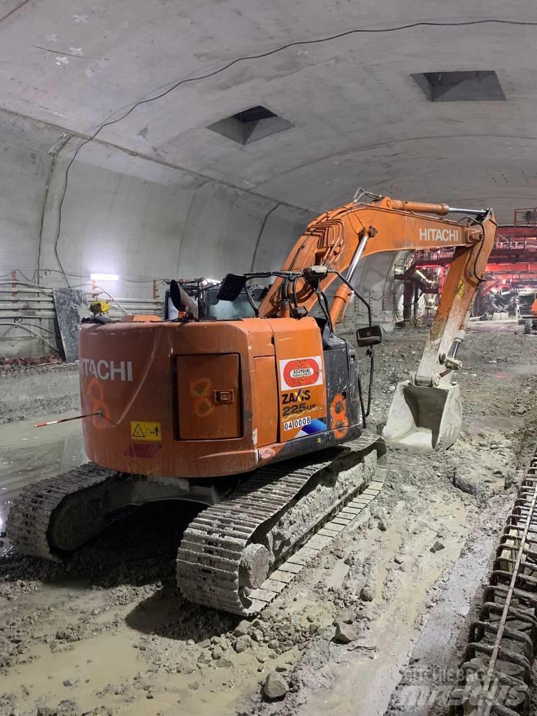 Hitachi ZX225US-5A Construction - Others