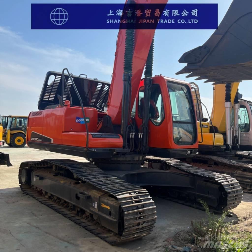 Doosan DX 300 Crawler excavators