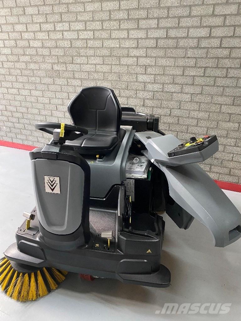 Kärcher KM 105/100 R Sweepers