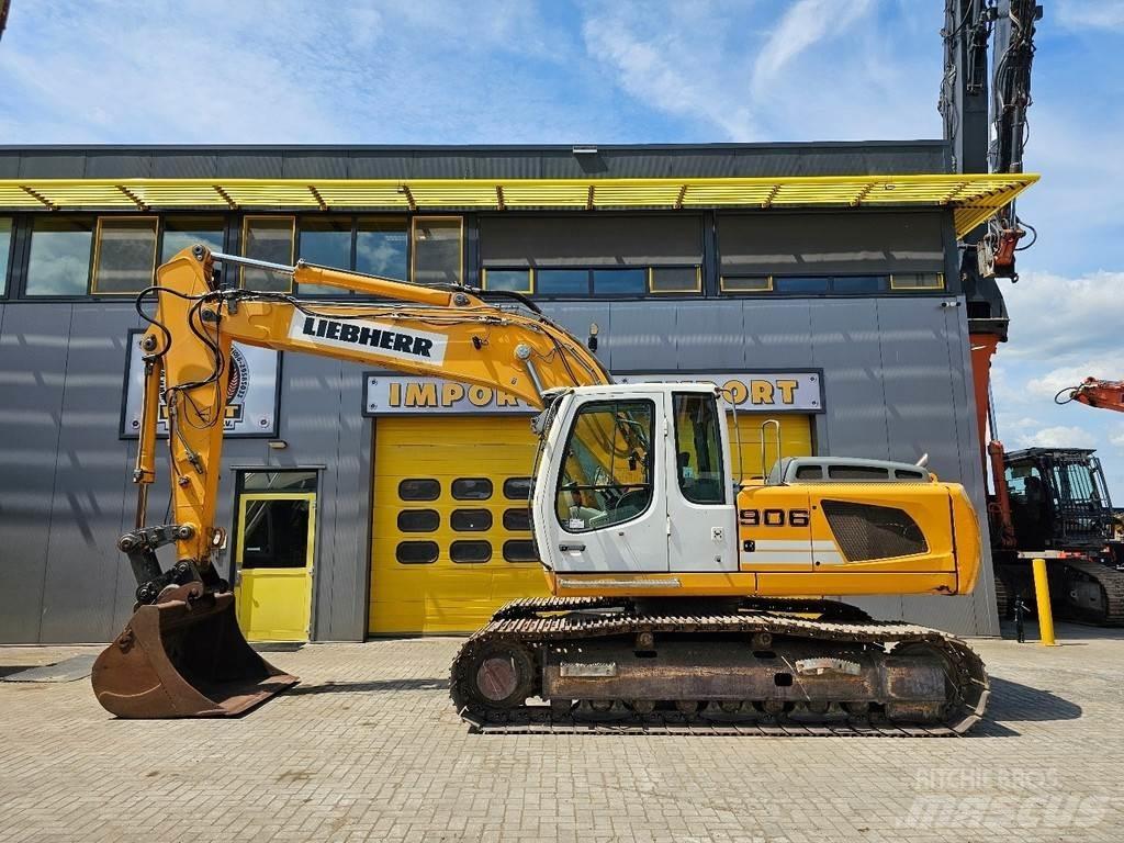 Liebherr 906 Crawler excavators