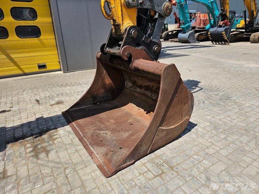 Liebherr 906 Crawler excavators