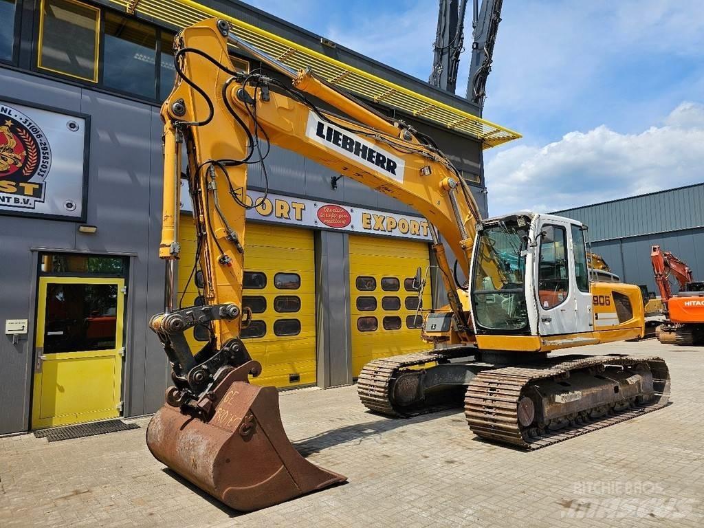 Liebherr 906 Crawler excavators