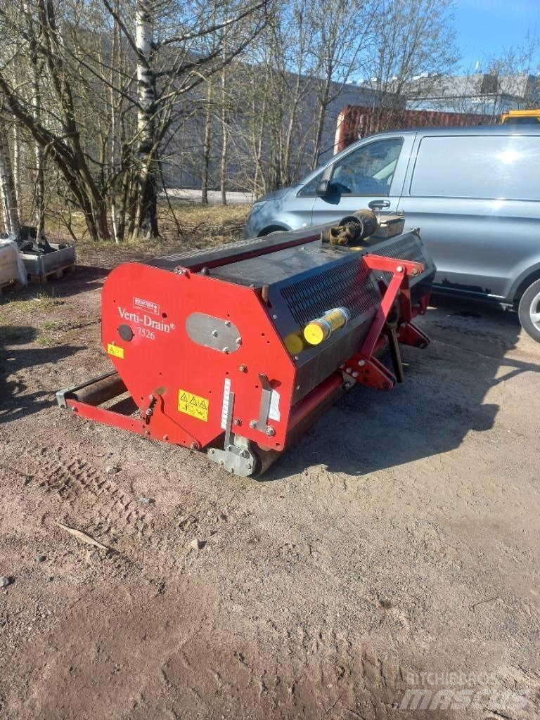 Redexim 7526 Aerators and dethatchers