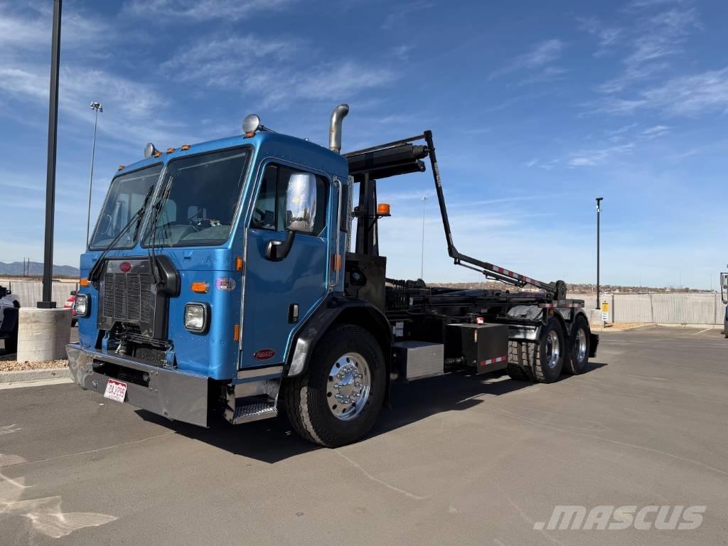 Peterbilt 320 Cable lift demountable trucks