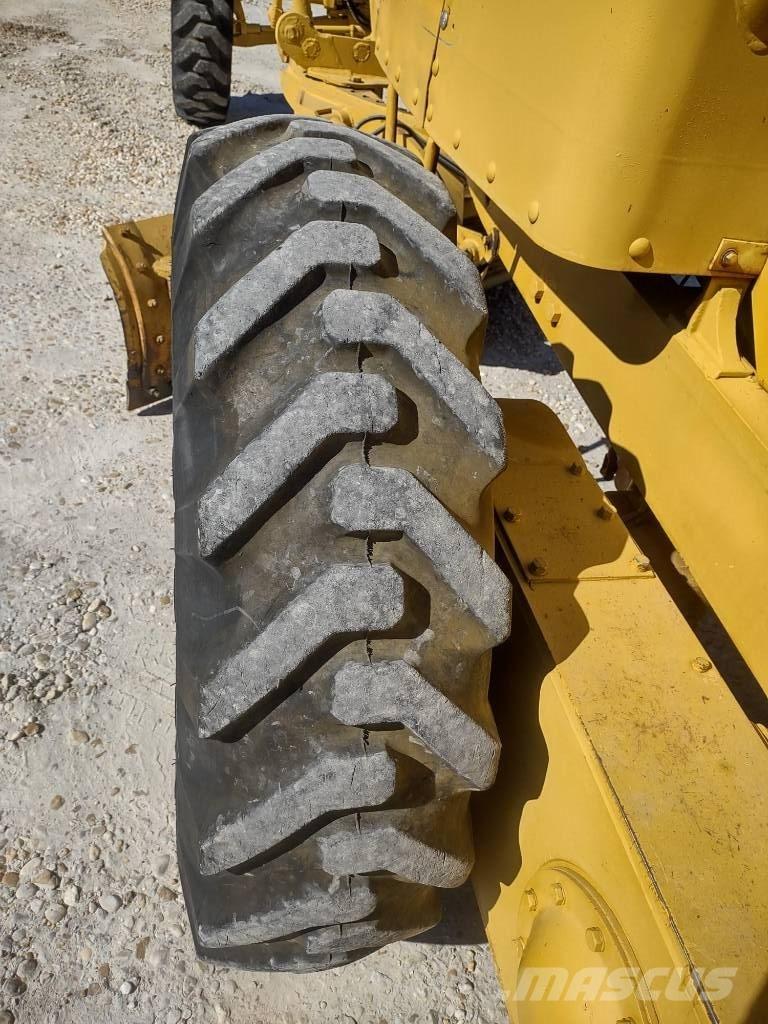CAT 120 Graders