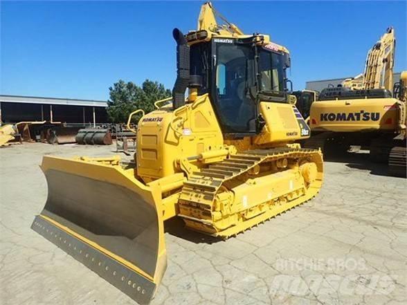 Komatsu D51EXi-24 Crawler dozers