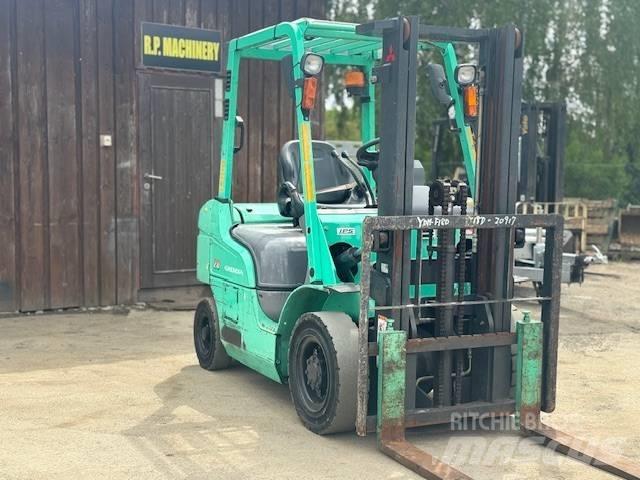 Mitsubishi FD 18 Diesel trucks