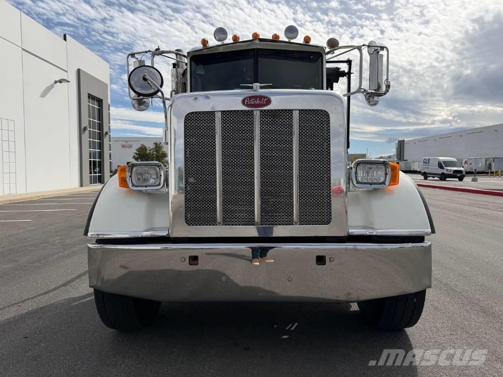 Peterbilt 365 Cable lift demountable trucks
