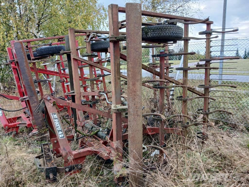 Patu 42 Harrows