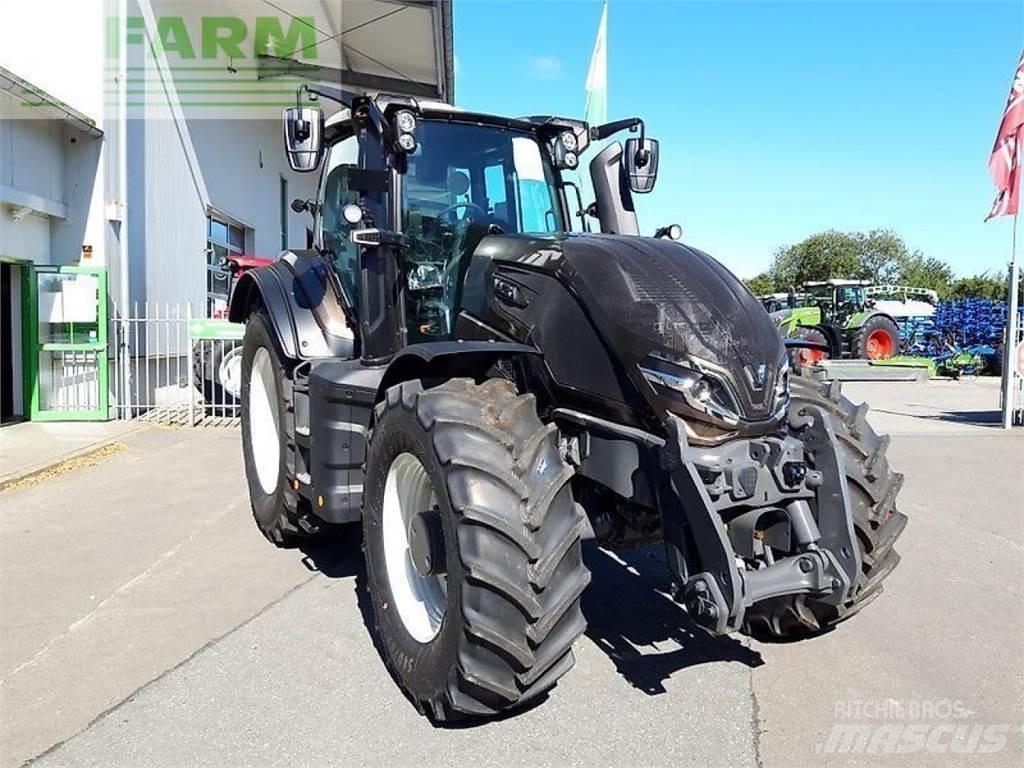 Valtra q265 Tractors