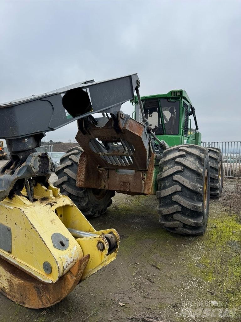 John Deere 748 Skidders