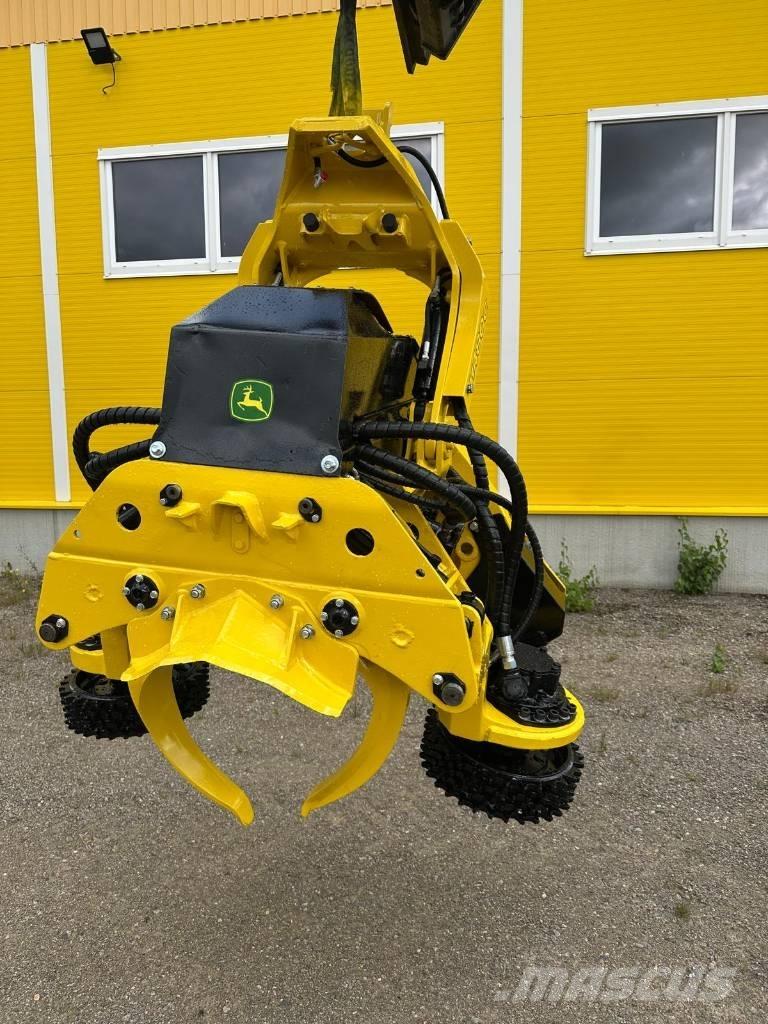 John Deere H 480C Harvester heads