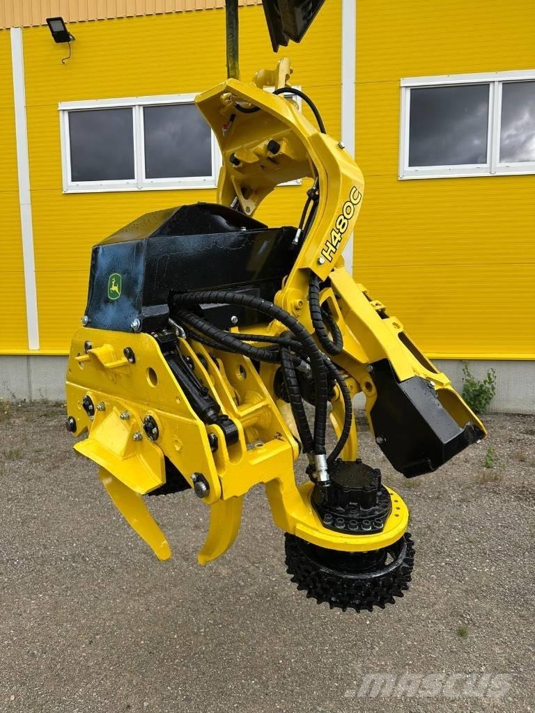 John Deere H 480C Harvester heads