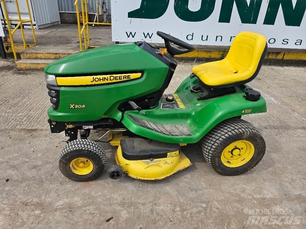 John Deere X 304 Riding mowers