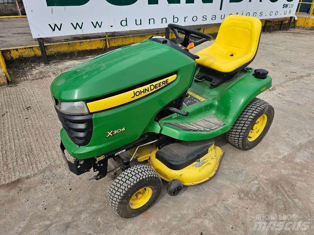 John Deere X 304 Riding mowers