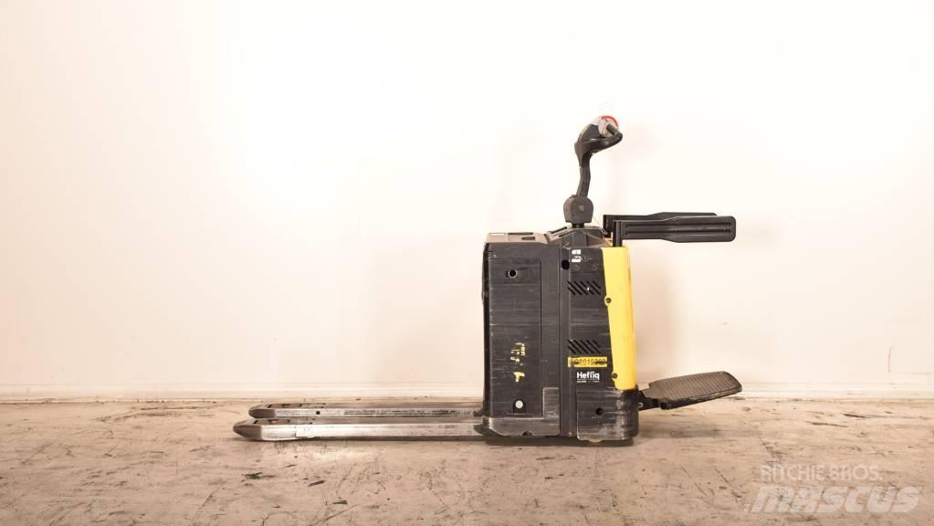 Hyster P 2.0 S Low lifter with platform