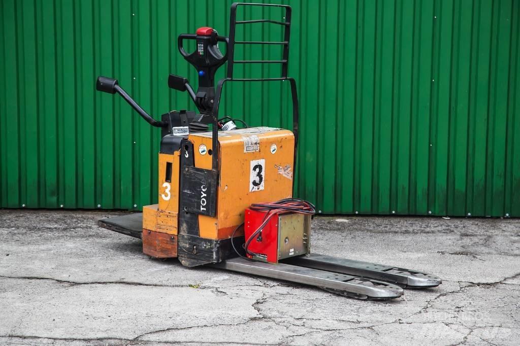 Toyota 7PML20/8 Low lifter with platform