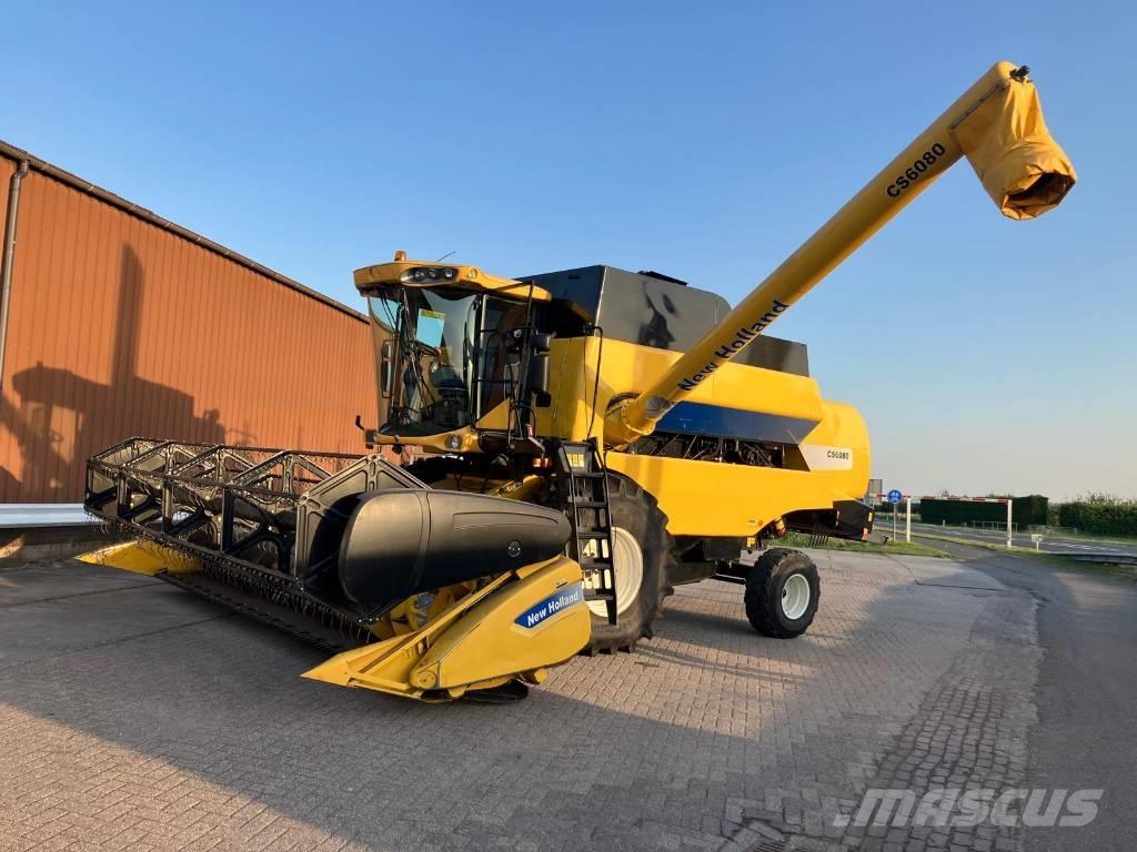 New Holland CS 6080 Combine harvesters