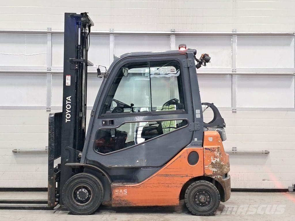 Toyota 02-8FGF18 LPG trucks