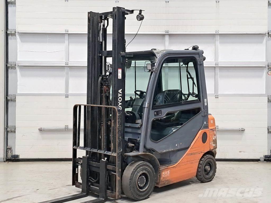 Toyota 02-8FGF18 LPG trucks