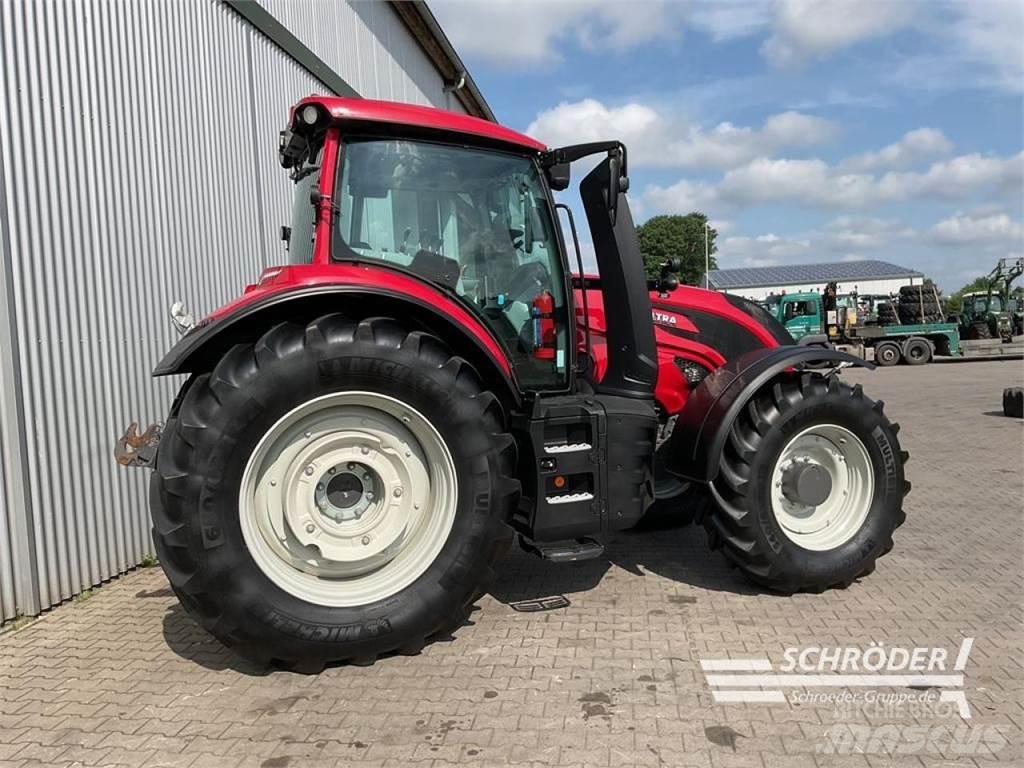 Valtra T 235 A Tractors
