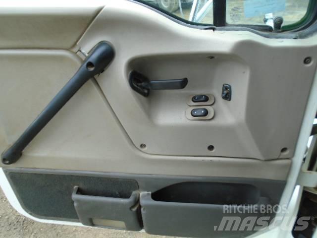 Sterling L 9500 Tractor Units