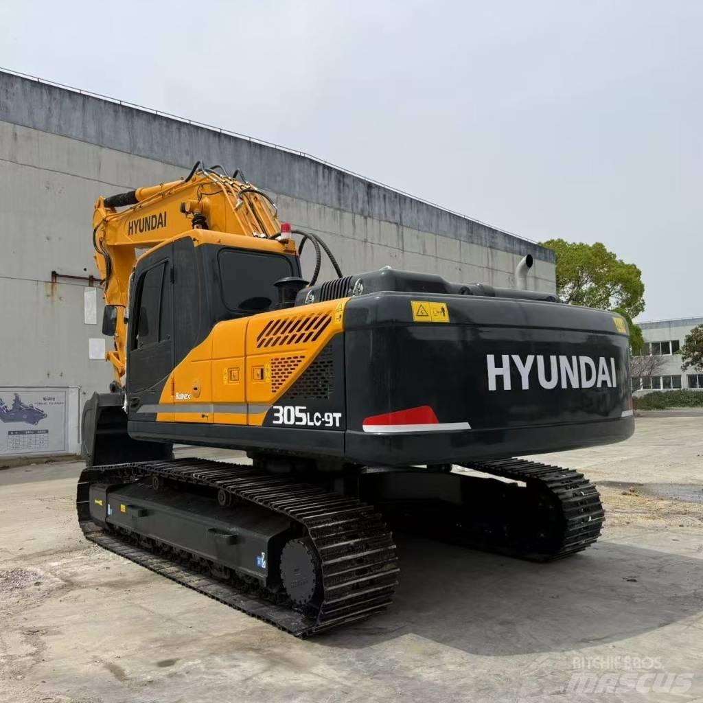 Hyundai 305 Crawler excavators