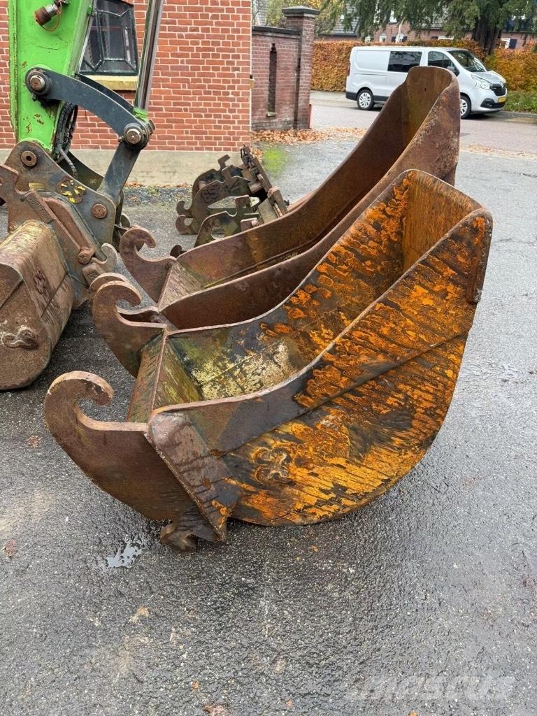 Hyundai R140W-9 Wheeled excavators