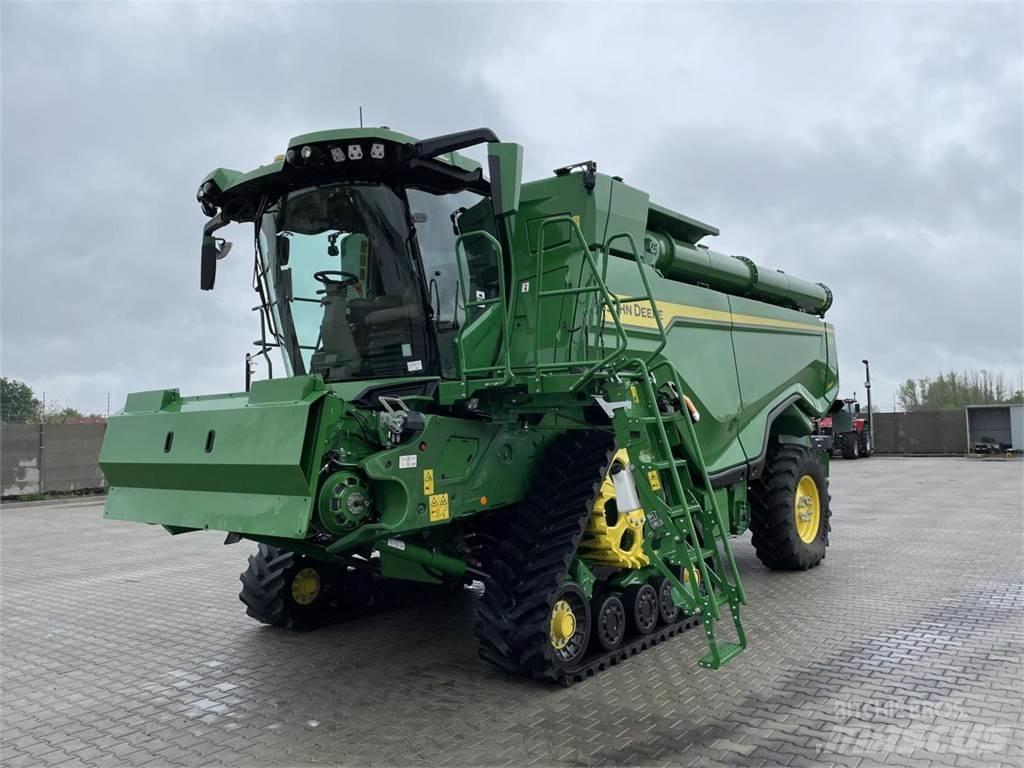 John Deere X9 - 1100 Combine harvesters